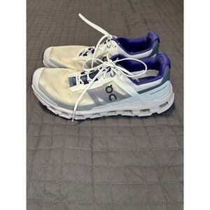 Woman's On Cloudvista trail-running shoes frost/mineral Size 8.5